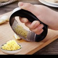 Garlic Press Alat Penghancur Pelumat Bawang